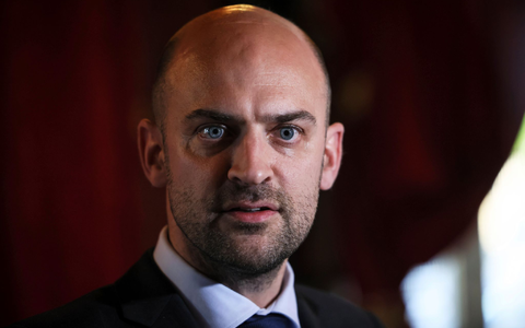 «Frankreich wird die Aufnahme des Korps der Islamischen Revolutionsgarden auf die europäische Liste der terroristischen Organisationen unterstützen», sagt Außenminister Jean-Noel Barrot. (Archivbild) - Foto: Julien de Rosa/POOL AFP/dpa