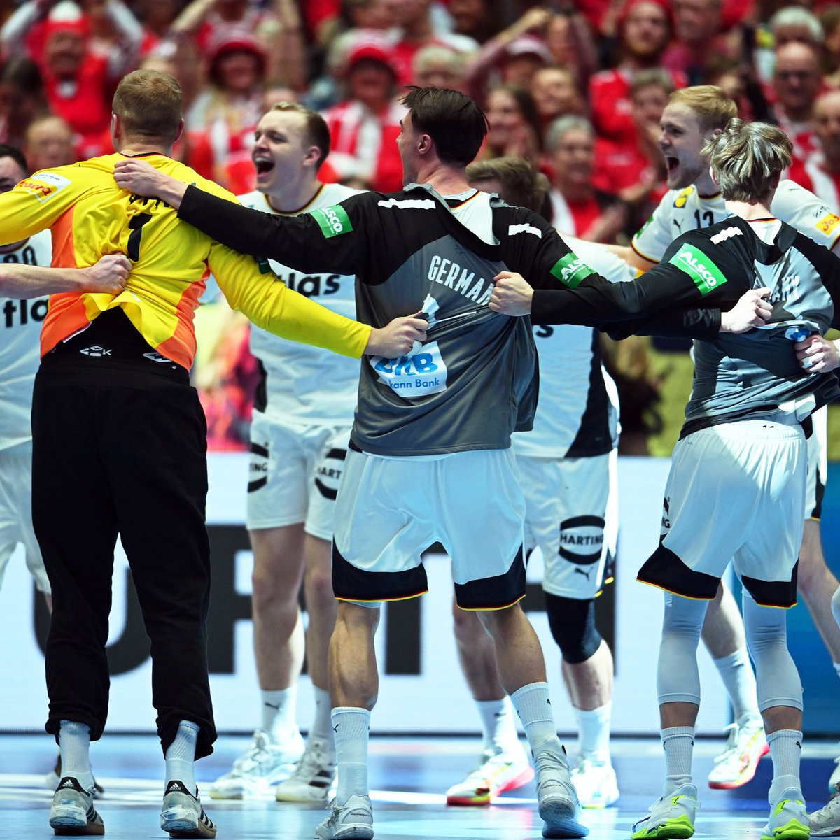 Die deutschen Handballer stehen im EM-Halbfinale. - Foto: Sina Schuldt/dpa