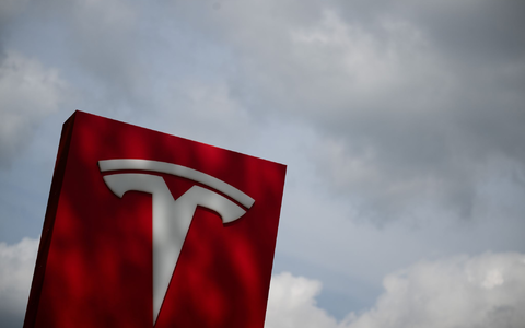 Die Tesla-Auslieferungen waren im vergangenen Quartal erneut deutlich gesunken. (Archivbild) - Foto: Sebastian Gollnow/dpa