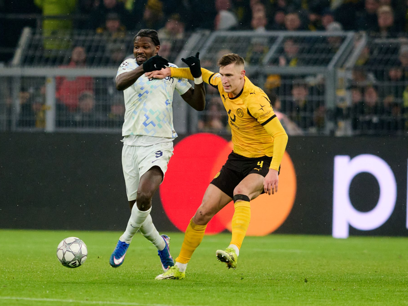 Zweikämpfe prägten das Geschehen. - Foto: Bernd Thissen/dpa