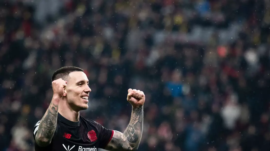 Bayer und Alejandro Grimaldo dürfen jubeln. - Bild: Marius Becker/dpa
