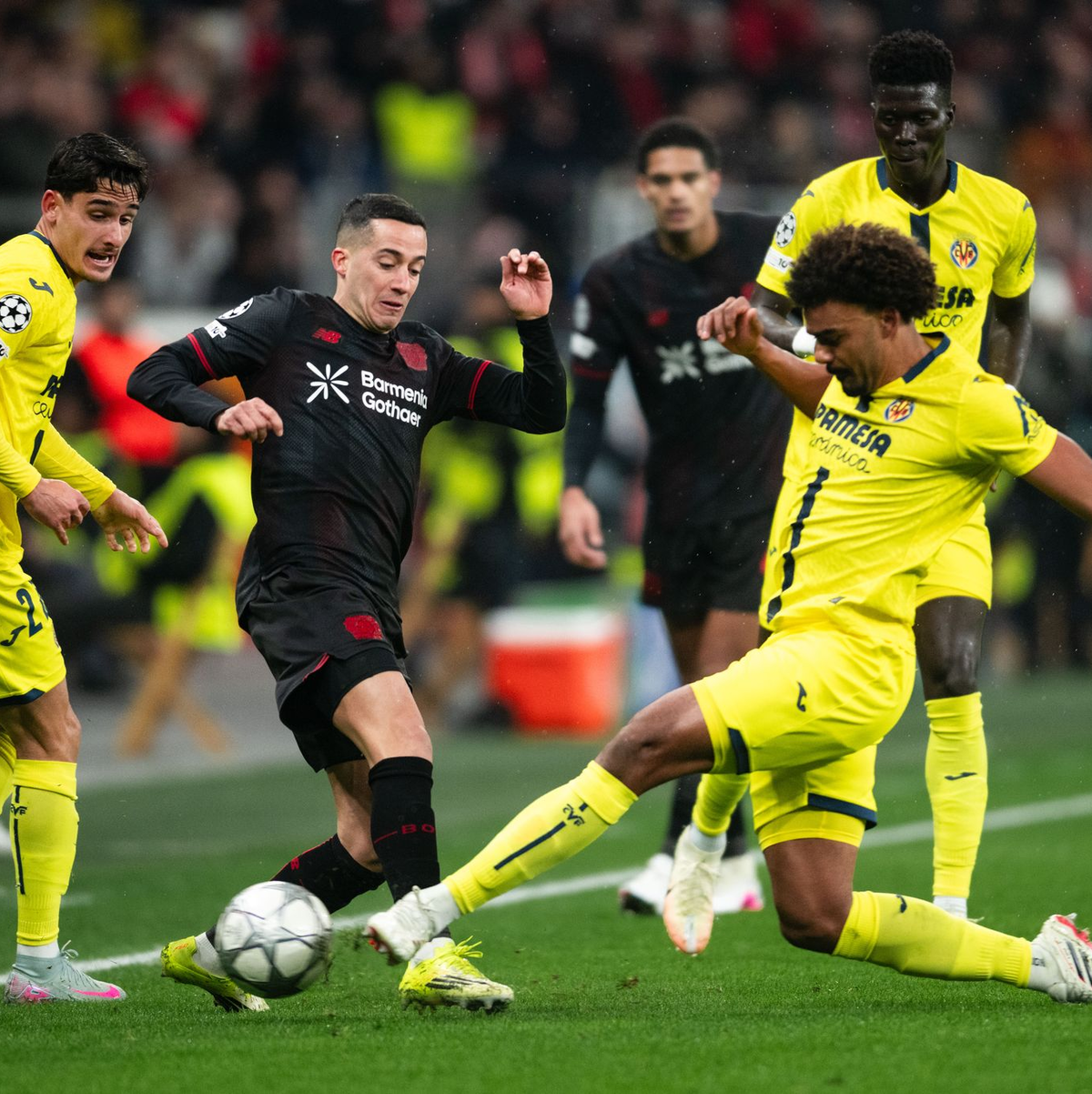 Der Gegner aus Spanien zeigte sich defensiv sehr fehleranfällig.  - Foto: Marius Becker/dpa