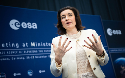 Bundesforschungsministerin Dorothee Bär würde gerne zum Mond fliegen. (Archivbild) - Foto: Sina Schuldt/dpa