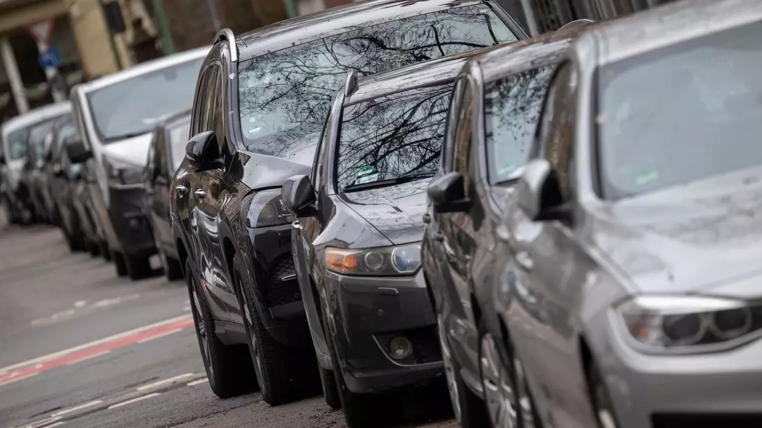 SUVs dominieren die Neuzulassungen in Deutschland. (Archivbild) - Bild: Sebastian Gollnow/dpa