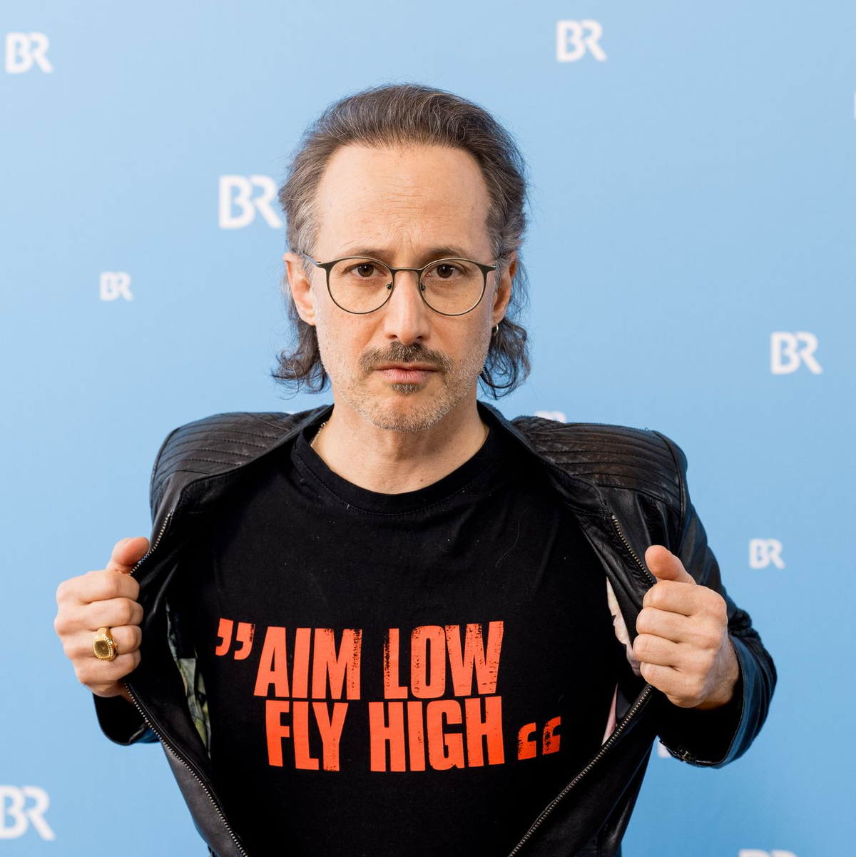 Michael Ostrowski wird durch die neun Live-Shows führen. (Archivbild) - Foto: Tobias Hase/dpa