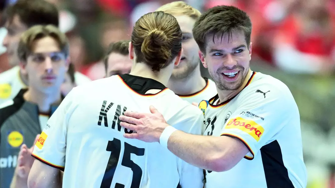 Findet seine alte Stärke wieder: Rückraumspieler Renars Uscins.  - Bild: Sina Schuldt/dpa