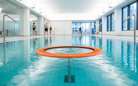 AquaFit Jumping: Wassersport wird zum Fitness-Trend 2026 - Foto: über boerse-global.de