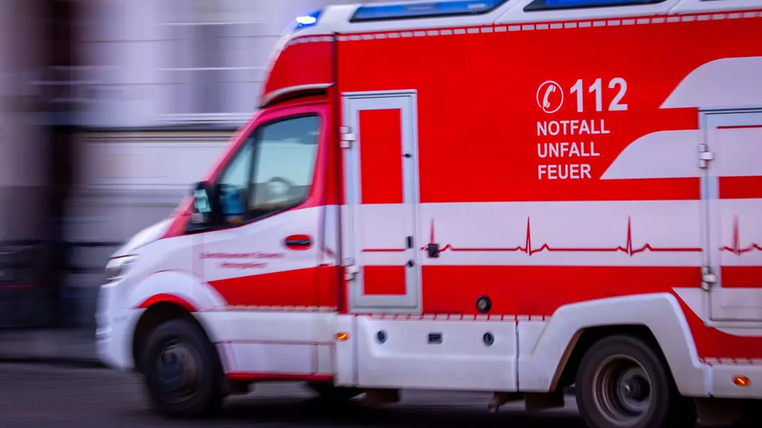 Nach einem tödlichen Badeunfall von zwei Schwestern sind nun die Eltern angeklagt. (Symbolbild) - Bild: Jens Büttner/dpa