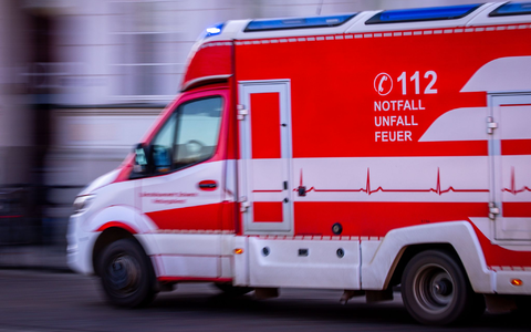 Nach einem tödlichen Badeunfall von zwei Schwestern sind nun die Eltern angeklagt. (Symbolbild) - Foto: Jens Büttner/dpa