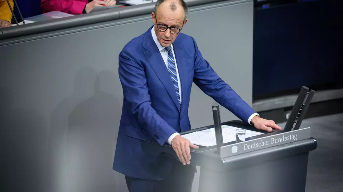 Merz nutzt seine Regierungserklärung für einen deutlichen Appell an die Europäer. - Bild: Bernd von Jutrczenka/dpa