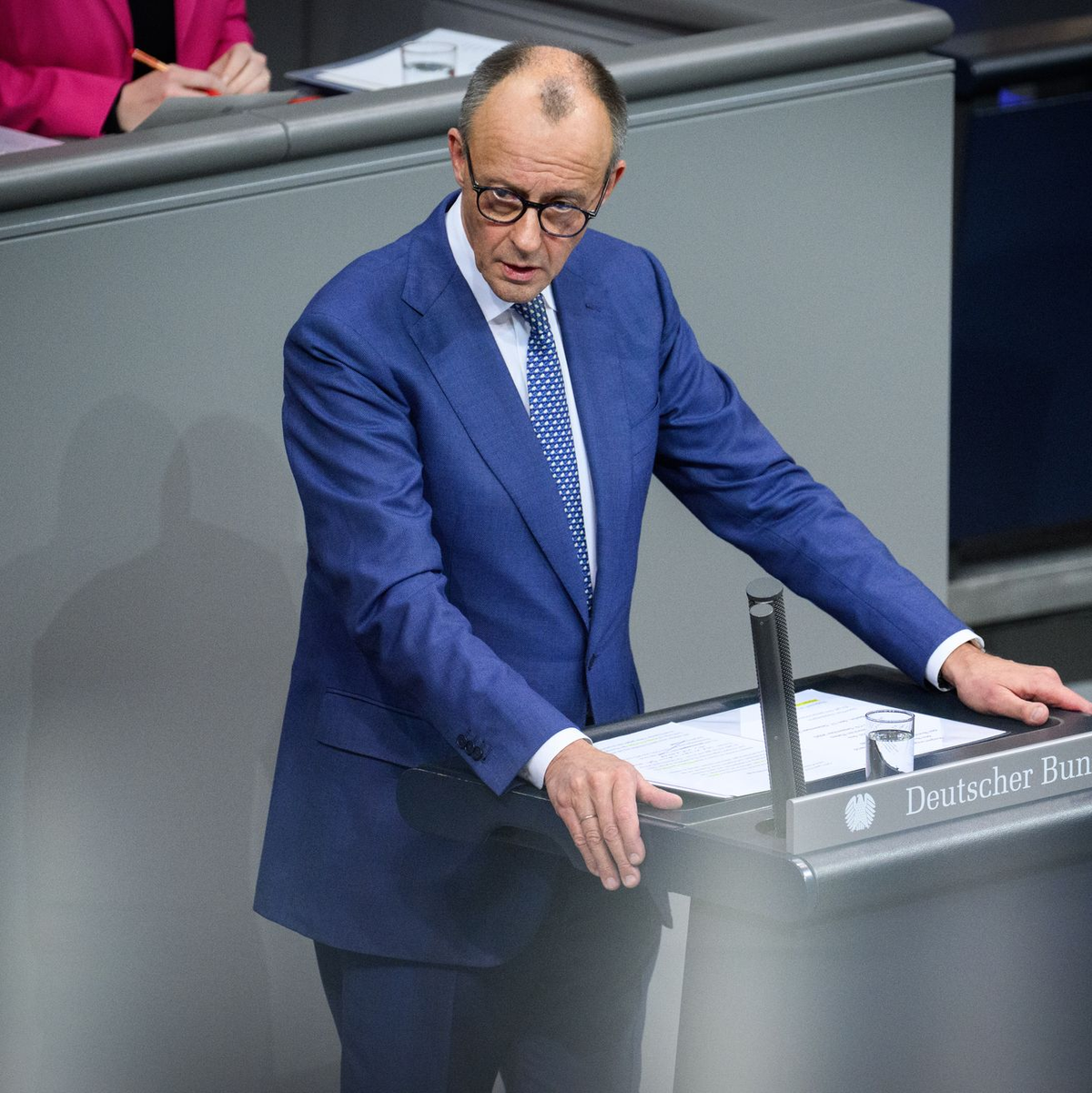 Merz nutzt seine Regierungserklärung für einen deutlichen Appell an die Europäer. - Foto: Bernd von Jutrczenka/dpa