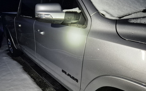 POL-SE: Pinneberg - Erheblicher Sachschaden an diversen Fahrzeuge bei Autohaus - Foto: presseportal.de