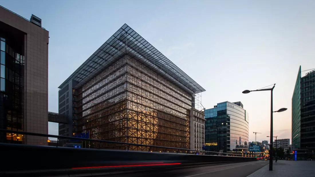 Im Europagebäude in Brüssel kamen am Donnerstagmorgen die Außenminister der Mitgliedstaaten zusammen. (Archivbild) - Bild: Arne Immanuel Bänsch/dpa