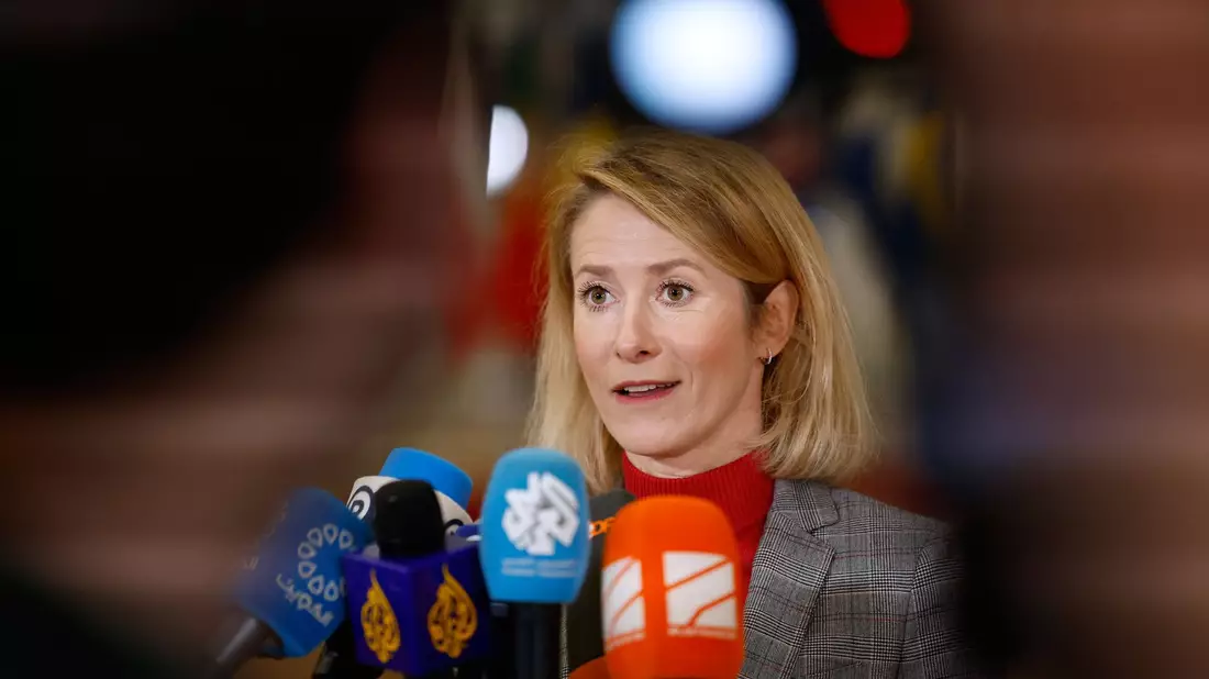 EU-Chefdiplomatin Kaja Kallas erwartet eine Einigung zur Ergänzung der EU-Terrorliste. - Bild: Geert Vanden Wijngaert/AP/dpa