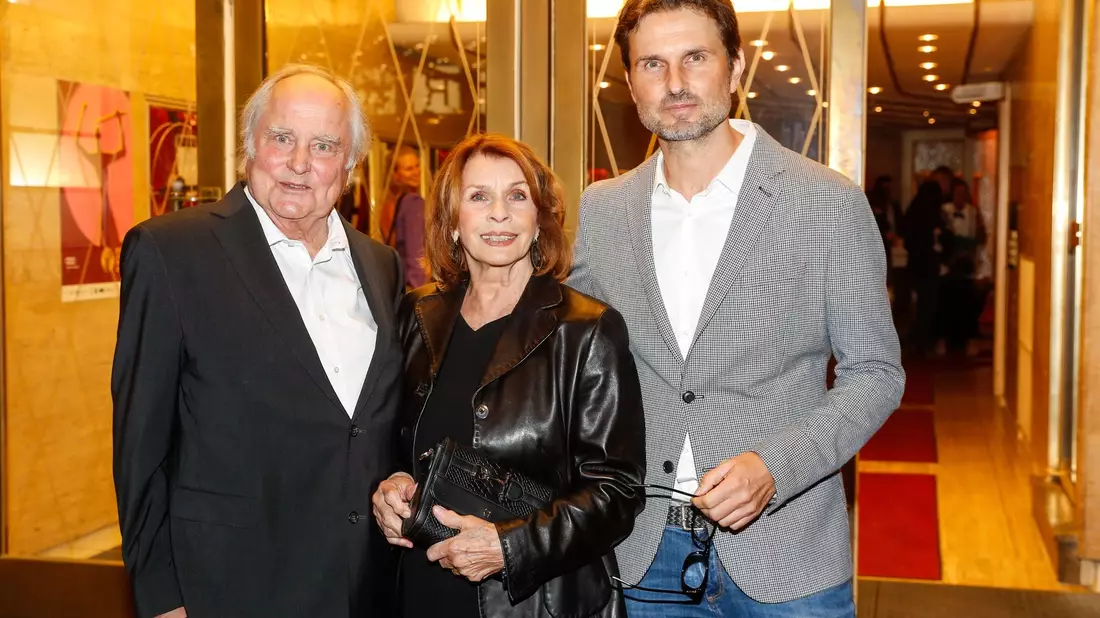 2024 starb Michael Verhoeven, Ehemann Senta Bergers und Vater von Regisseur Simon Verhoeven. (Archivbild) - Bild: Gerald Matzka/dpa