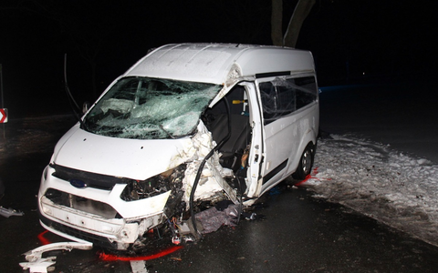 POL-MI: Alkoholisierter Autofahrer kracht gegen Baum - Foto: presseportal.de