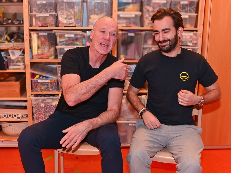 Wenn Hilfe ankommt: Omaze besucht die Arche Berlin und garantiert 500.000 Euro-Spende - Foto: presseportal.de