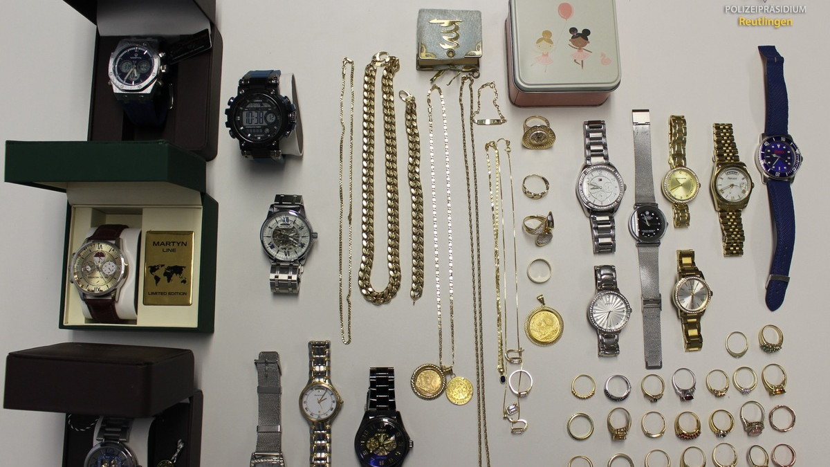 POL-RT: Mutmaßliche Einbrecherbande ausgehoben - mehrere Tatverdächtige in Haft - Eigentümer des beschlagnahmten Diebesguts gesucht (Landkreise Esslingen, Tübingen, Göppingen und Alb-Donau-Kreis) - Foto: presseportal.de