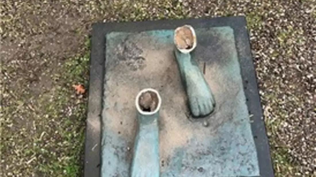 POL-ME: Fast drei Meter hohe Bronzefigur von Friedhof entwendet - 2601106 - Bild: presseportal.de