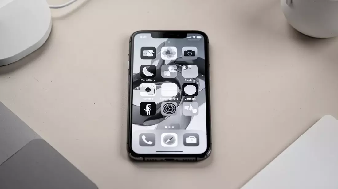 Graustufen-Modus: Der simple Trick gegen Smartphone-Sucht - Bild: über boerse-global.de