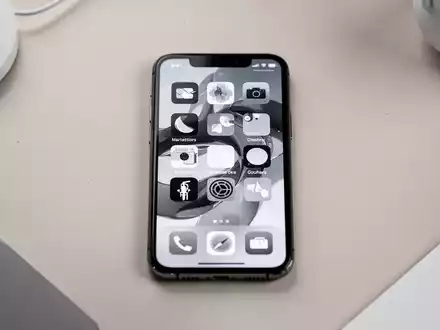 Graustufen-Modus: Der simple Trick gegen Smartphone-Sucht - Foto: über boerse-global.de