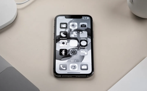 Graustufen-Modus: Der simple Trick gegen Smartphone-Sucht - Foto: über boerse-global.de