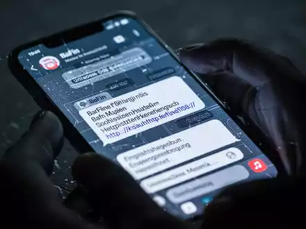 BaFin-Warnung: Neue Smishing-Welle zielt auf Bankdaten - Foto: über boerse-global.de