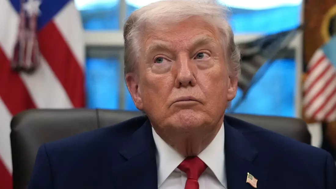 Trump erhöht den Druck auf Kuba - und setzt dafür einmal mehr auf Zölle. - Bild: Allison Robbert/AP/dpa