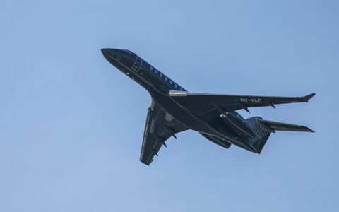 US-Präsident Donald Trump droht Kanada mit einem neuen Strafzoll, was wohl vor allem den Flugzeughersteller Bombardier treffen würde. (Symbolbild) - Foto: Jan Woitas/dpa