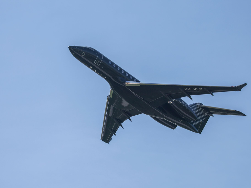 US-Präsident Donald Trump droht Kanada mit einem neuen Strafzoll, was wohl vor allem den Flugzeughersteller Bombardier treffen würde. (Symbolbild) - Foto: Jan Woitas/dpa