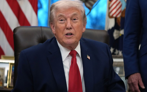 US-Präsident Donald Trump reichte die Klage formal als Privatmann ein. - Foto: Allison Robbert/AP/dpa