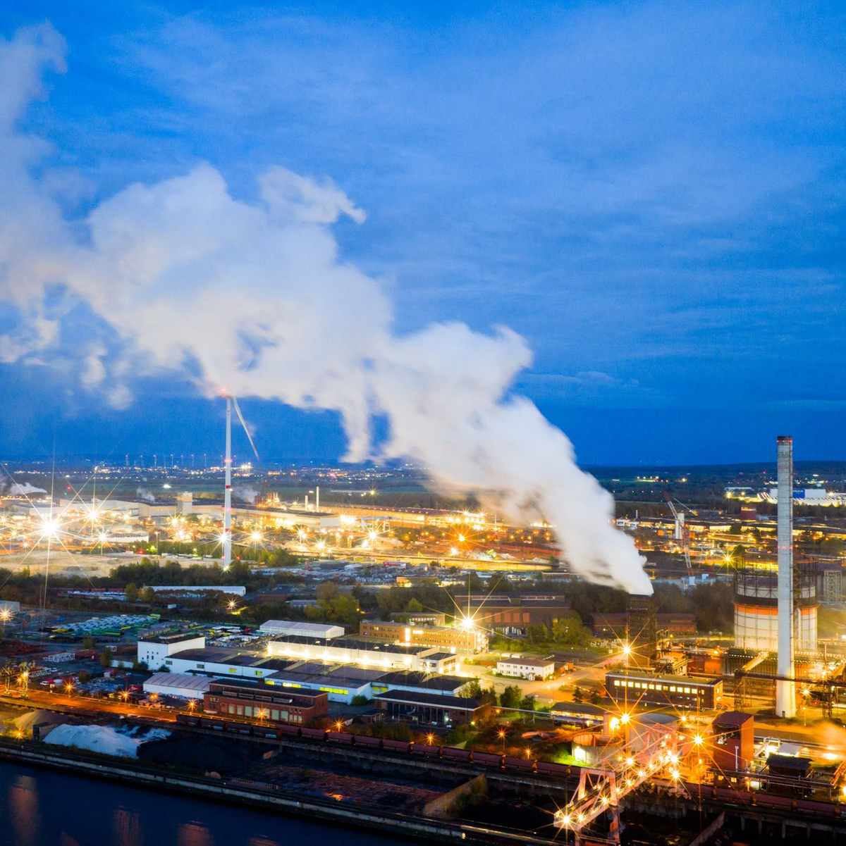 Die deutsche Wirtschaft müht sich aus der Flaute. (Archivbild) - Foto: Julian Stratenschulte/dpa