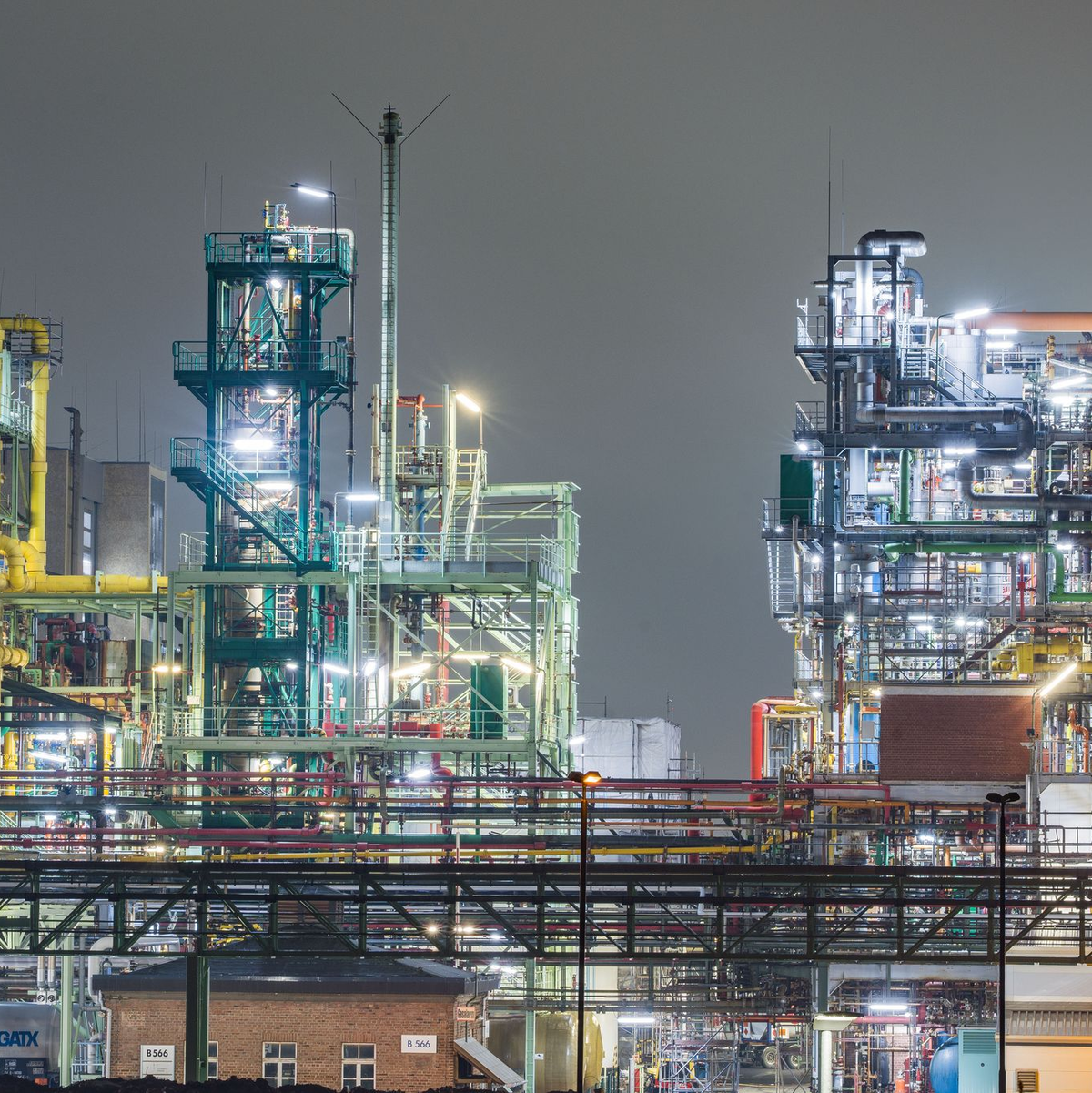 Im Schlussquartal legt die deutsche Wirtschaft stärker zu als gedacht. (Archivbild) - Foto: Andreas Arnold/dpa