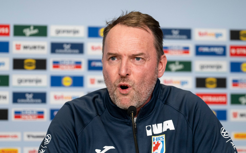 Kroatiens Trainer Dagur Sigurdsson schimpft über die Bedingungen bei der Handball-EM. - Foto: Sina Schuldt/dpa