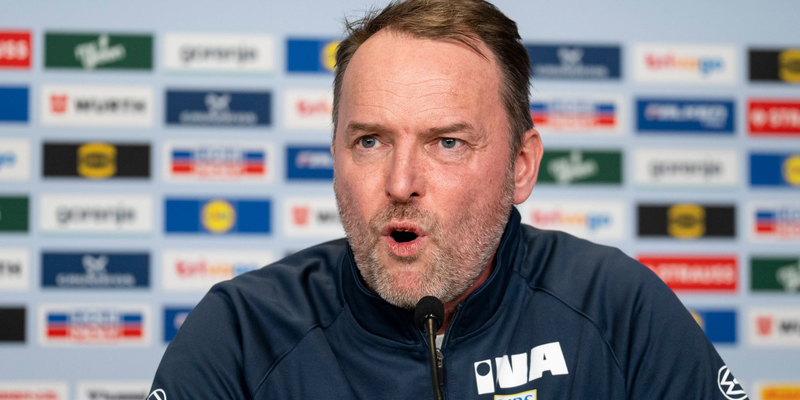 Kroatiens Trainer Dagur Sigurdsson schimpft über die Bedingungen bei der Handball-EM. - Foto: Sina Schuldt/dpa