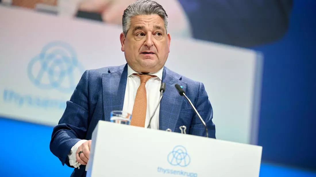 Thyssenkrupp-Chef López wirbt bei den Aktionärinnen und Aktionären für die neue Unternehmensstrategie «Aces 2030». - Bild: Bernd Thissen/dpa