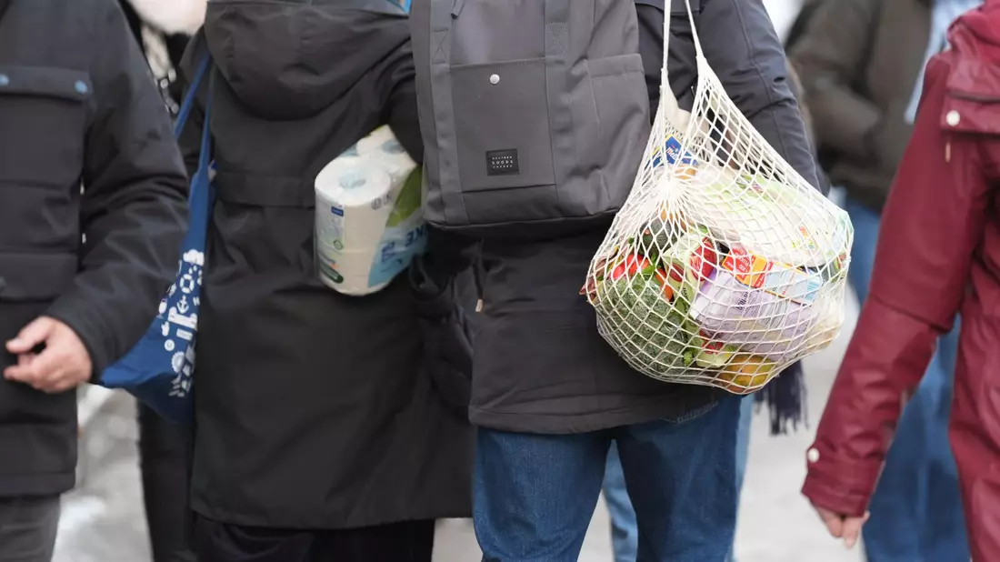 Steigende Preise, insbesondere für Lebensmittel, machen vielen Menschen Sorgen. (Symbolbild) - Bild: Marcus Brandt/dpa