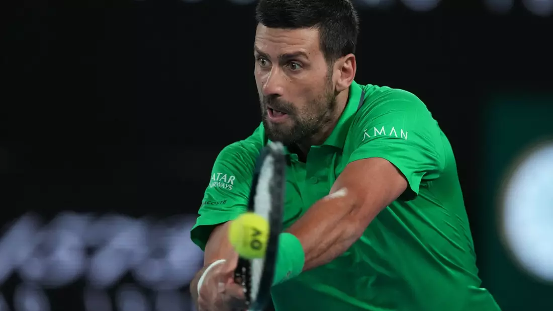 Novak Djokovic lieferte sich mit Jannik Sinner einen tollen Fight über fünf Sätze. - Bild: Asanka Brendon Ratnayake/AP/dpa
