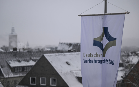 Der Verkehrsgerichtstag zählt zu den wichtigsten Treffen von Verkehrsexperten. - Foto: Swen Pförtner/dpa