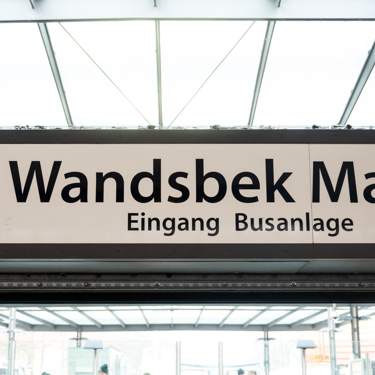 Ersten Erkenntnissen zufolge sollen sich die beiden nicht gekannt haben. - Foto: Daniel Bockwoldt/dpa