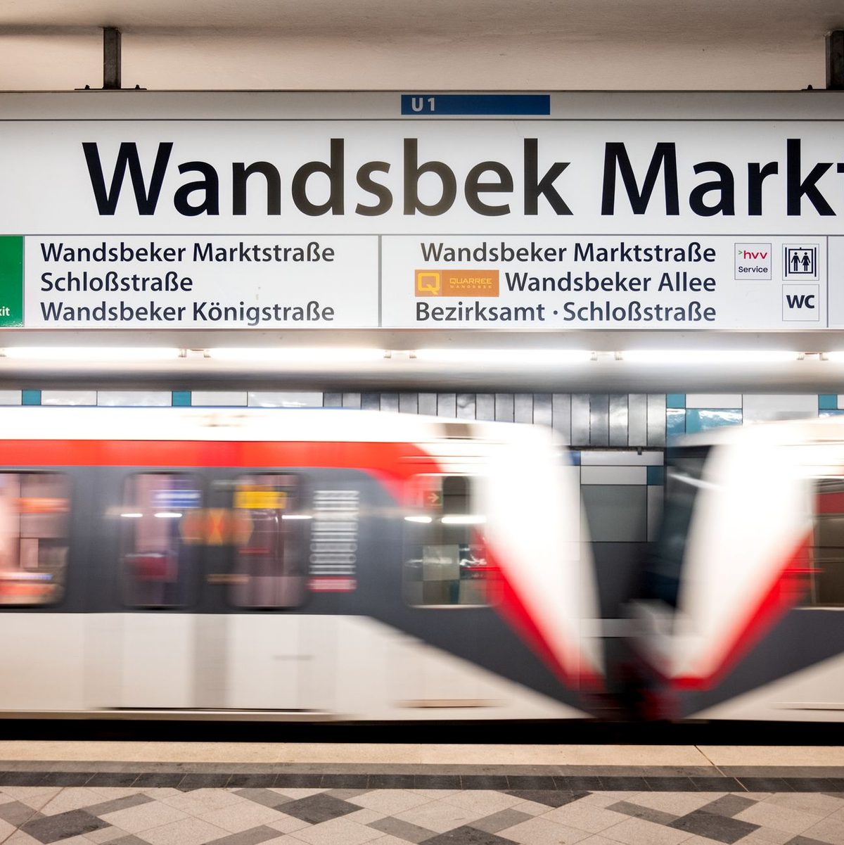 Die Mordkommission ermittelt in dem Fall. - Foto: Daniel Bockwoldt/dpa