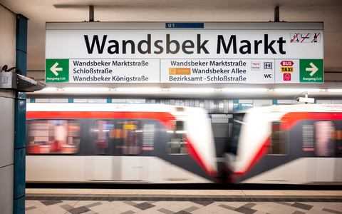 Die Mordkommission ermittelt in dem Fall. - Foto: Daniel Bockwoldt/dpa