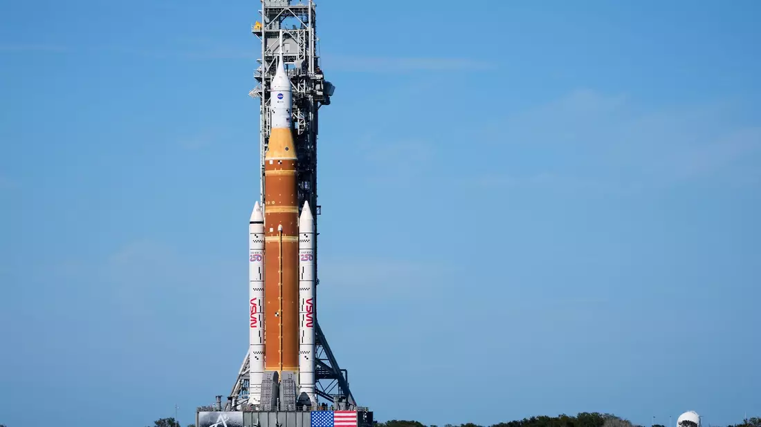 Niedrige Temperaturen bringen den Startplan von «Artemis 2» durcheinander. (Archivbild) - Bild: John Raoux/AP/dpa