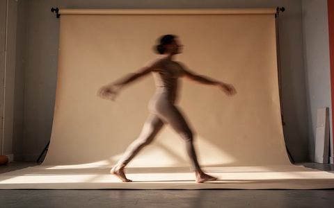 Authentische Bewegung: Tanztherapie gegen Stress erlebt Renaissance - Foto: über boerse-global.de