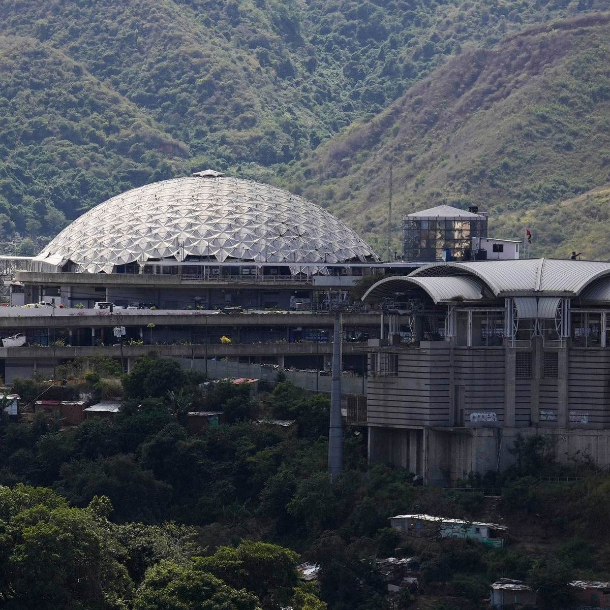 «El Helicoide»: Im Hauptquartier des venezolanischen Geheimdienstes wurden Regierungsgegner inhaftiert. (Archivbild) - Foto: Matias Delacroix/AP/dpa