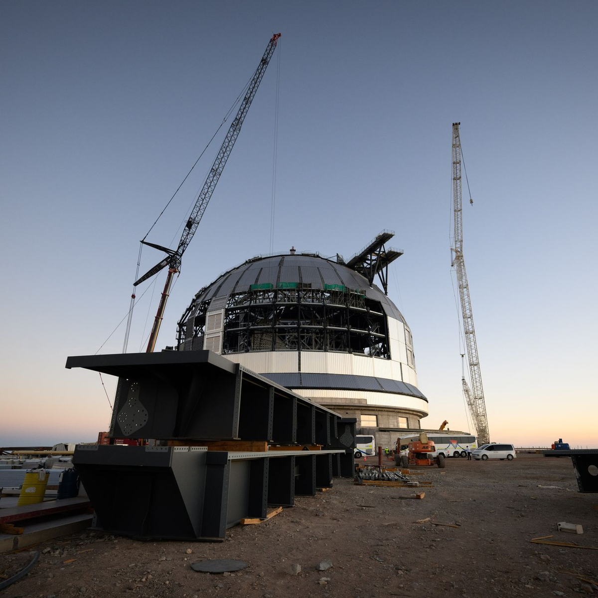 Die Baustelle der Teleskopanlage (Extremely Large Telescope, ELT) der Europäischen Südsternwarte (ESO) auf dem Berg Cerro Armazones  - Foto: Bernd von Jutrczenka/dpa