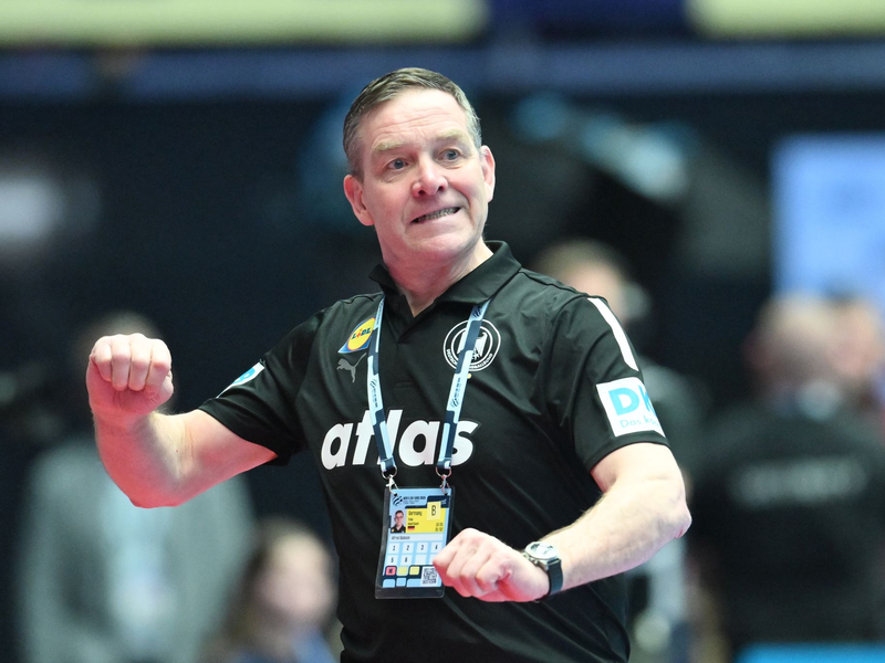 Sieht sich in seiner Arbeit bestätigt: Bundestrainer Alfred Gislason. - Foto: Sina Schuldt/dpa