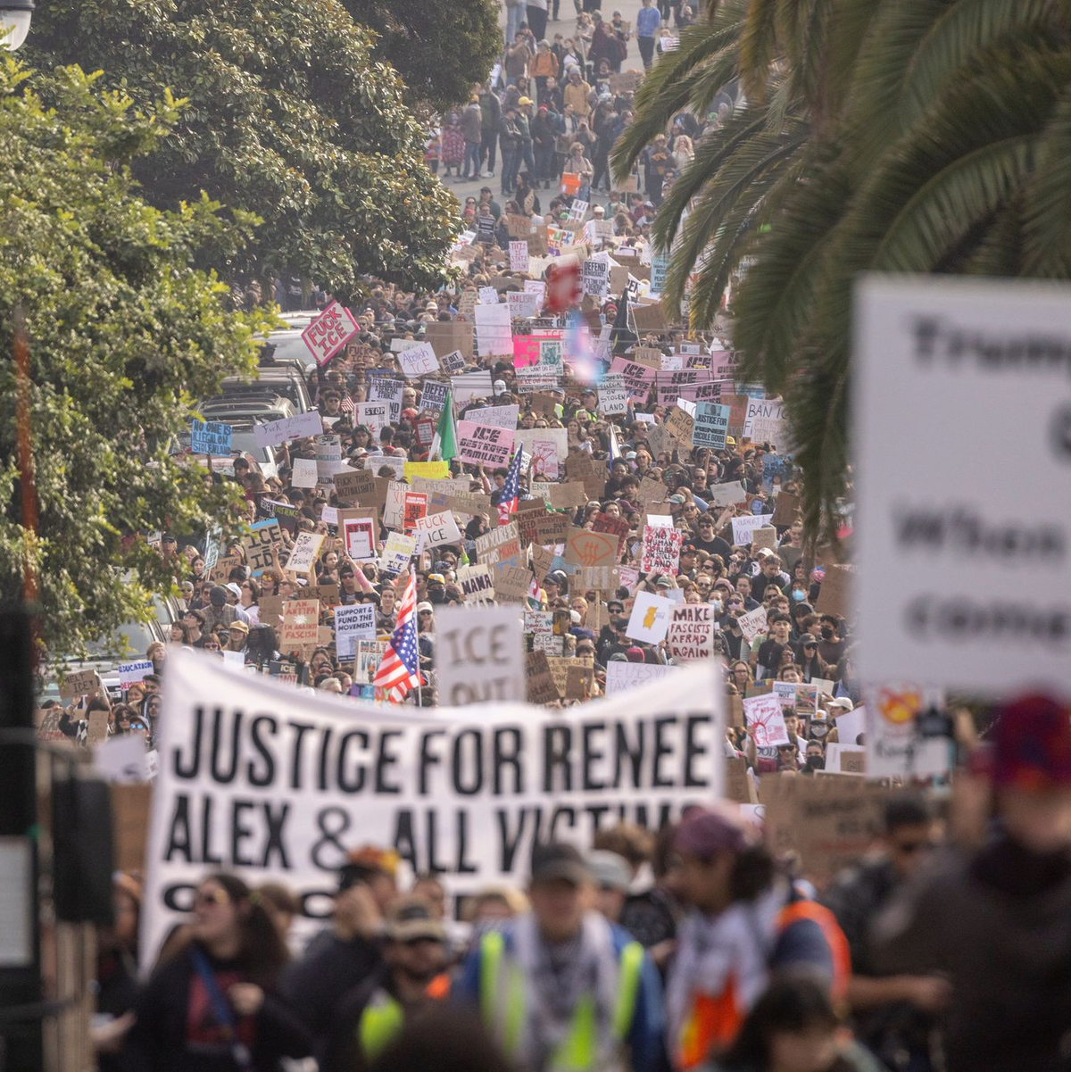 Auch in San Francisco demonstrieren viele Menschen gegen die Migrations-Politik und das Vorgehen der Bundesbehörden. - Foto: Stephen Lam/San Francisco Chronicle/AP/dpa