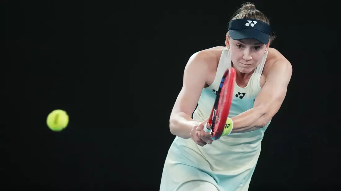 Jelena Rybakina holt in Melbourne ihren zweiten Grand-Slam-Titel. - Bild: Asanka Brendon Ratnayake/AP/dpa