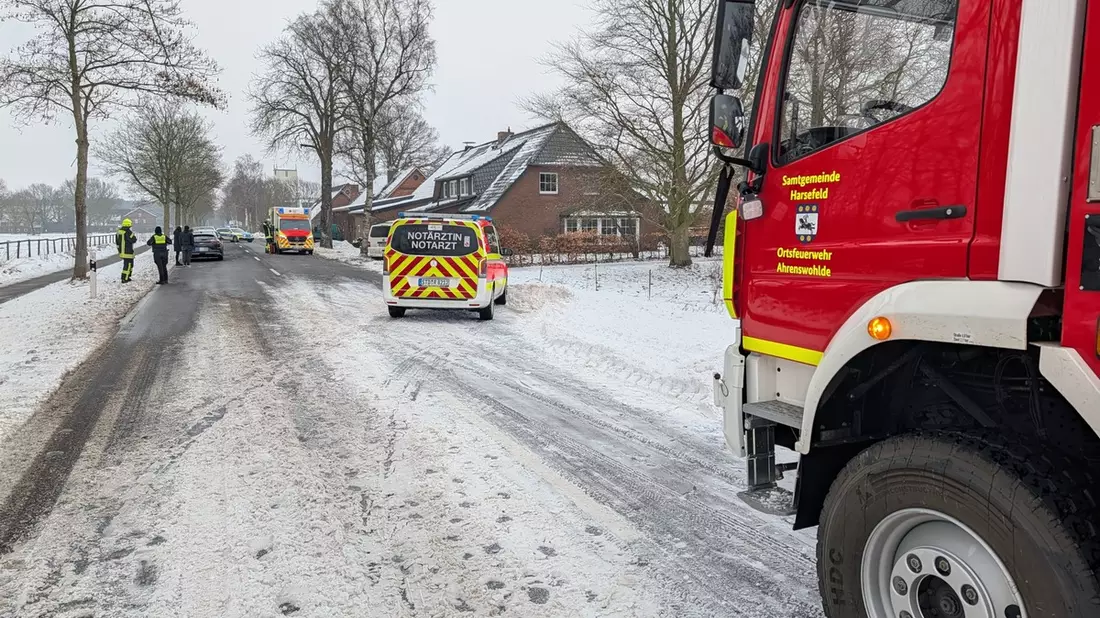 POL-STD: 21-jähriger VW-Busfahrer bei Unfall in Wangersen schwer verletzt - Bild: presseportal.de